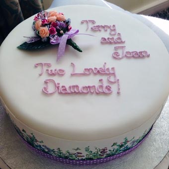 Liz makes cake for Terry and Joan's diamond wedding anniversary