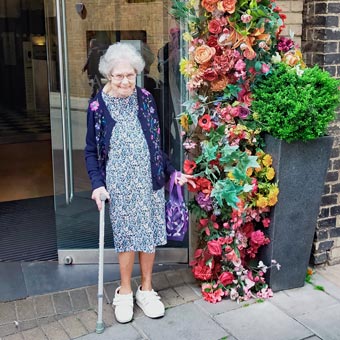 Dorothy outside The Varsity Hotel where we had afternoon tea